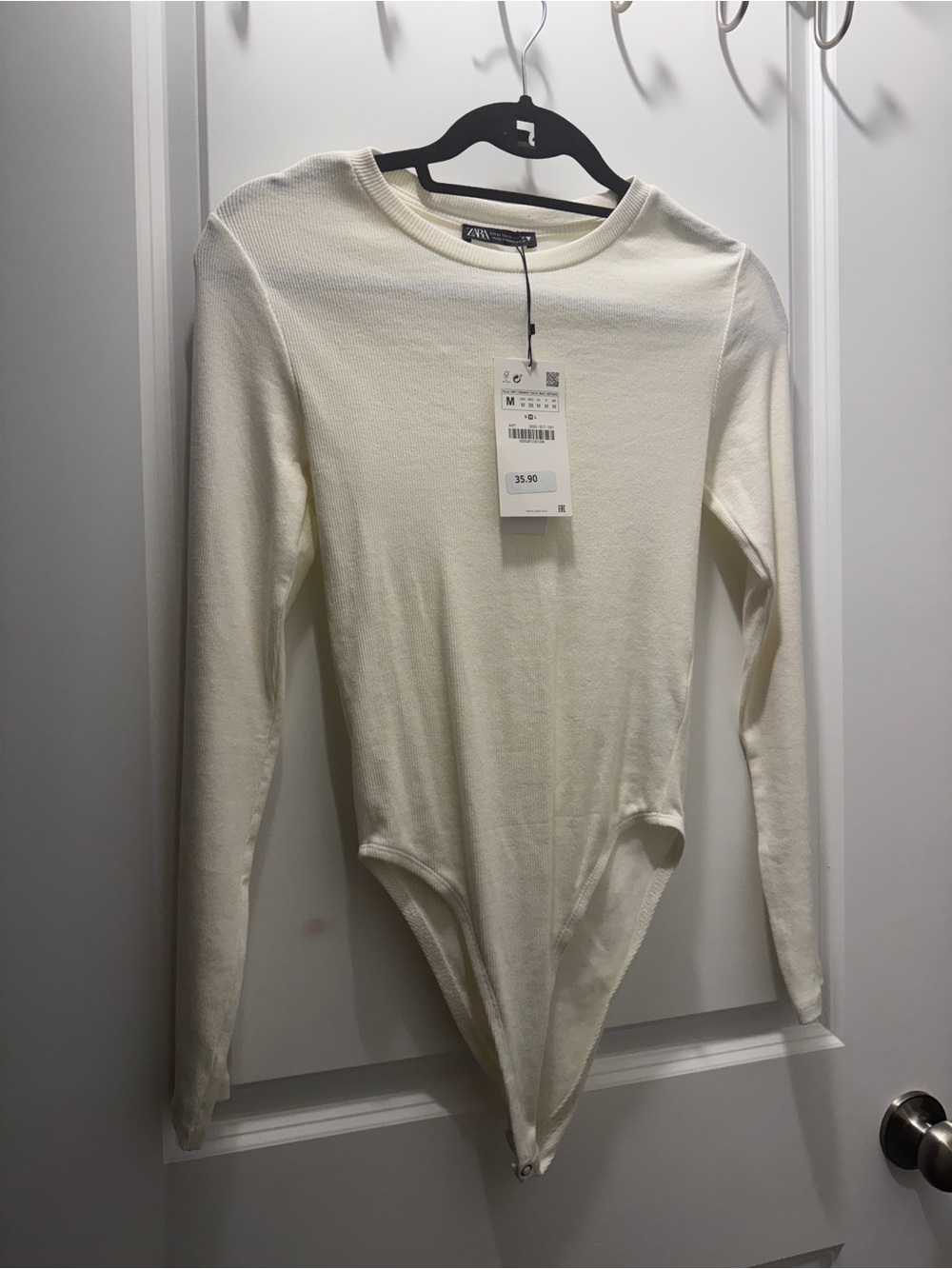 Zara Off-White Ribbed Long-Sleeve Bodysuit